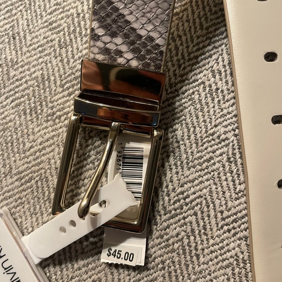 Calvin Klein. Faux snake belt - Picture 3 of 3